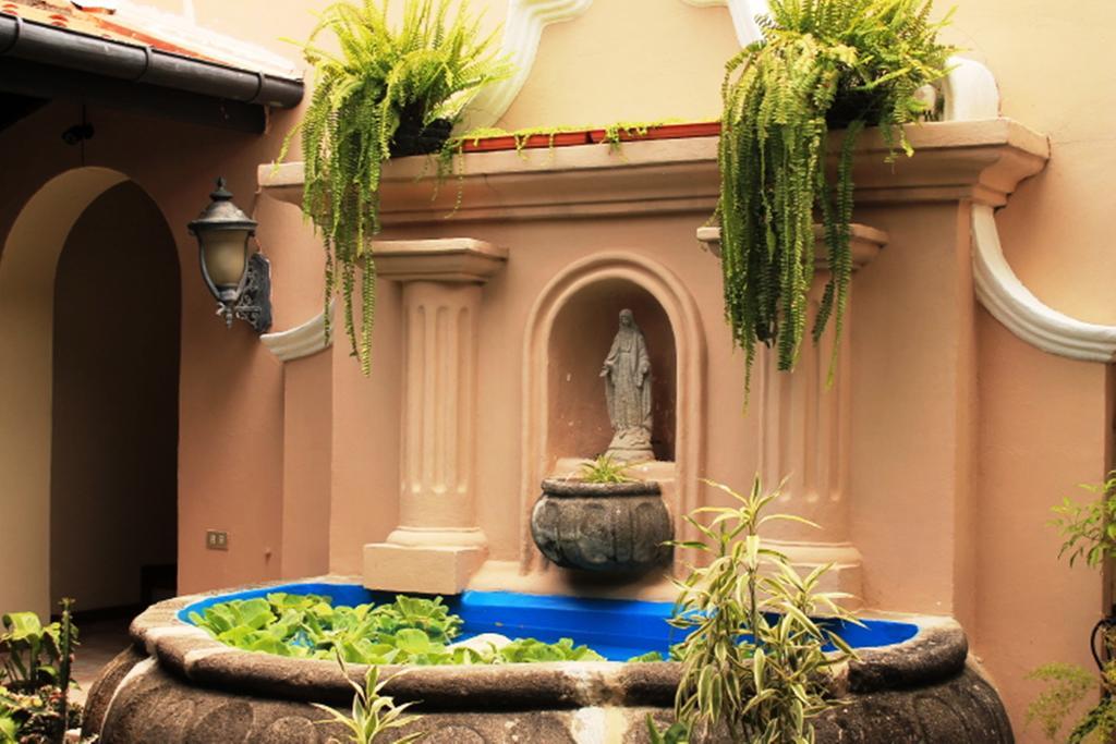 Hotel Boutique Valverde Cumbres De La Escalon Mejicanos Bagian luar foto