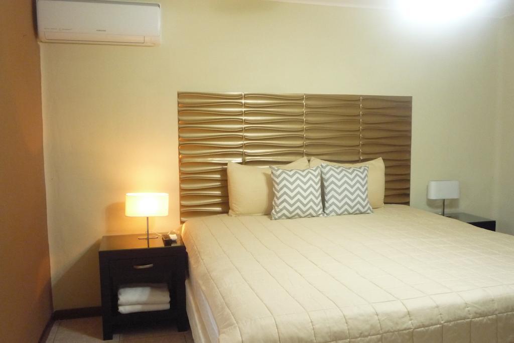Hotel Boutique Valverde Cumbres De La Escalon Mejicanos Ruang foto