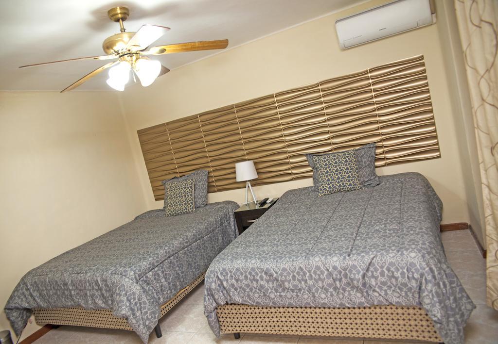 Hotel Boutique Valverde Cumbres De La Escalon Mejicanos Ruang foto