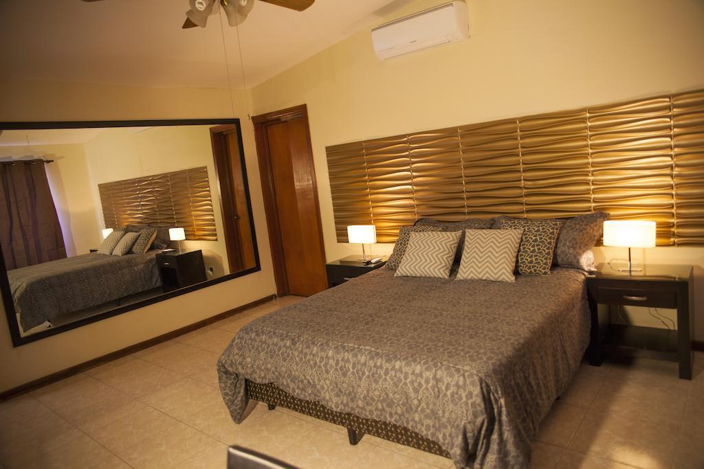 Hotel Boutique Valverde Cumbres De La Escalon Mejicanos Bagian luar foto