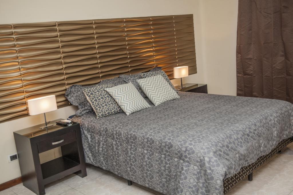 Hotel Boutique Valverde Cumbres De La Escalon Mejicanos Ruang foto