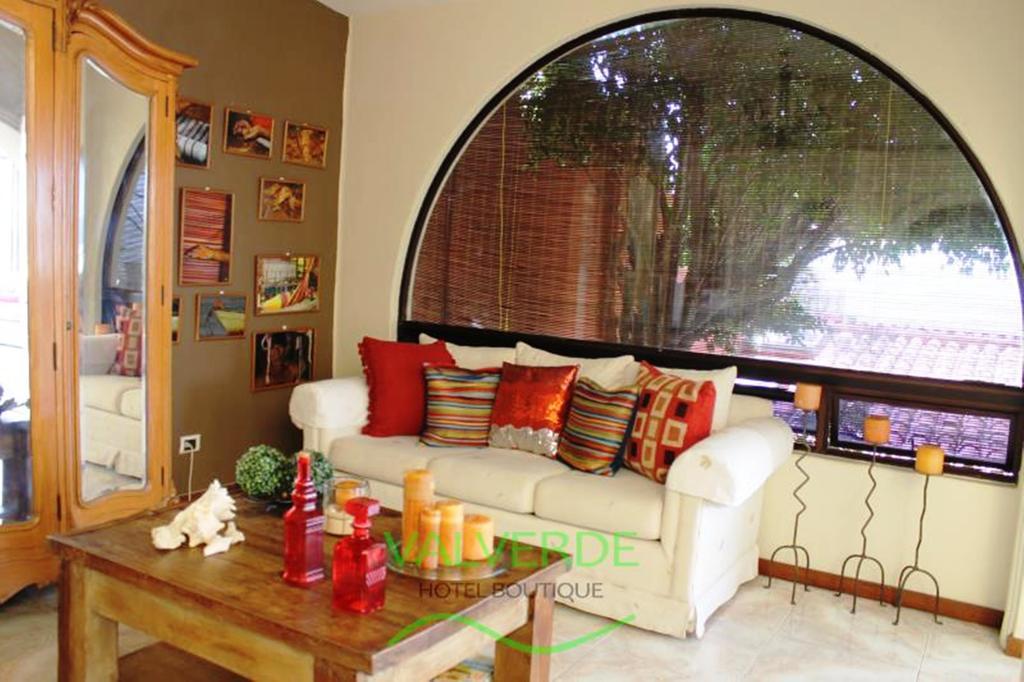 Hotel Boutique Valverde Cumbres De La Escalon Mejicanos Bagian luar foto